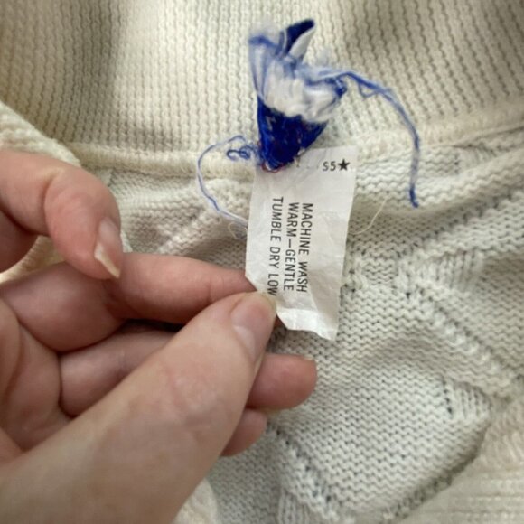 60s 70s Penrose Knitwear Wintuk Orlon Fringe Cape Poncho White Boho Festival VTG - Picture 9 of 12